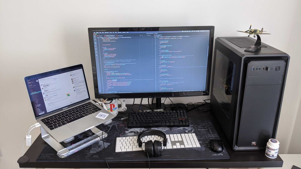 Thiago's home desk